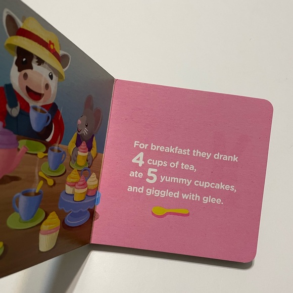 A Green Toys Board Book, Count to 10 with 2 Best Friends - Picture 4 of 5